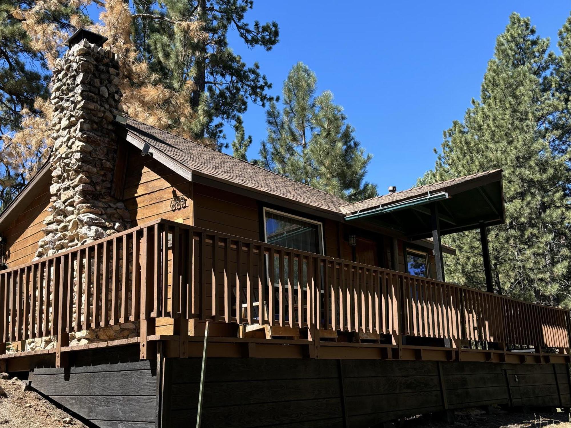 Snow Bunny Lodge - Perfect Big Bear Getaway! Deck With A New Hot Tub And Charcoal Barbecue! Биг Беър Лейк Екстериор снимка