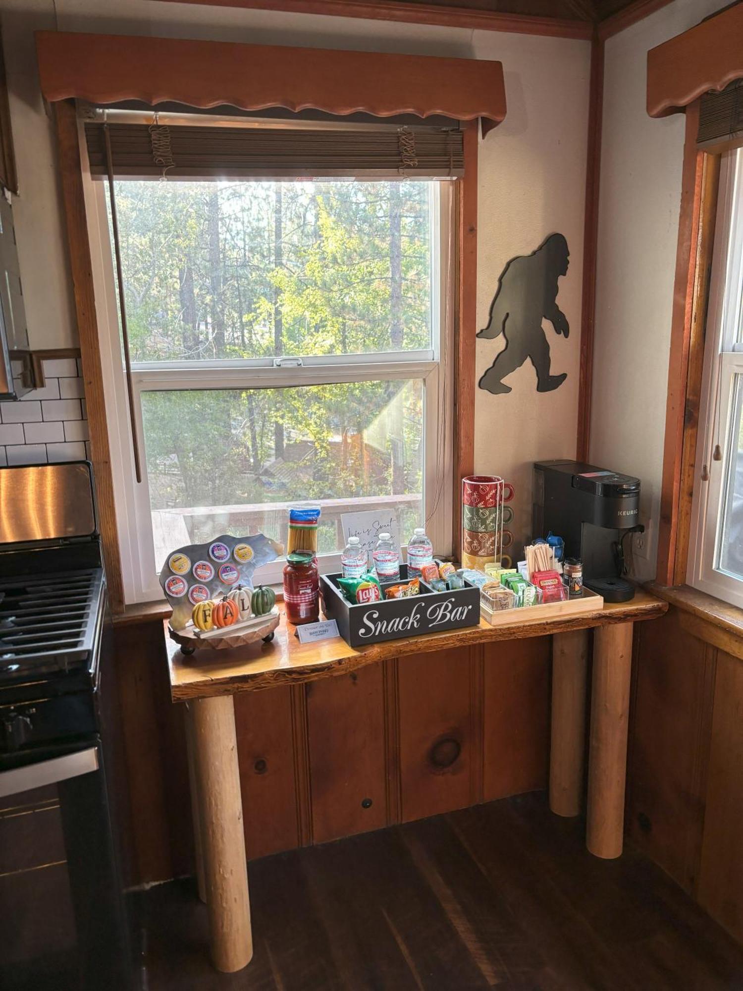 Snow Bunny Lodge - Perfect Big Bear Getaway! Deck With A New Hot Tub And Charcoal Barbecue! Биг Беър Лейк Екстериор снимка
