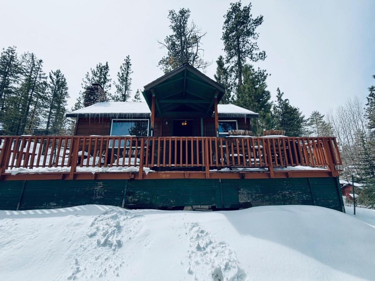 Snow Bunny Lodge - Perfect Big Bear Getaway! Deck With A New Hot Tub And Charcoal Barbecue! Биг Беър Лейк Екстериор снимка